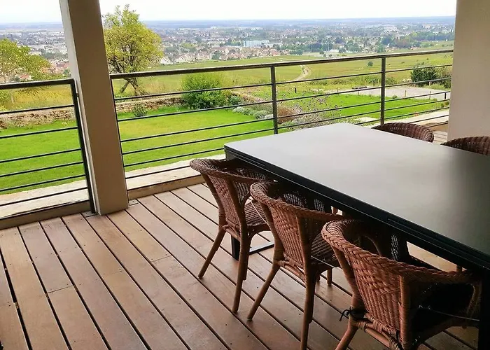 La Maison De L'ecu : Charme Et Vue Incroyable بيت للعطل بون